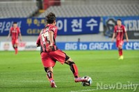 [K리그] 서울VS인천 첫번째 골 넣은 윤주태