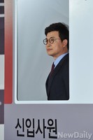 [포토] 8년만에 직장으로 복귀한 방송인 김성주