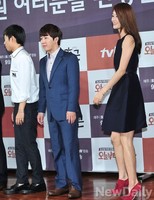 [포토] 은지원-홍진호 모델 이현이 옆에서 '굴욕'