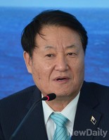 [포토] 함상토론회 사회맡은 김태우 석좌교수