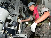 [포토] 왕건함, 127mm 실탄 장전 완료