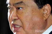 [포토] 모두발언 하는 문희상 비대위원장