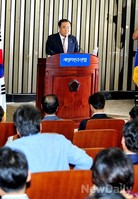 [포토] 의원들 앞에서 모두발언하는 문희상 비대위장