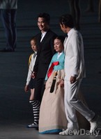 [인천AG] 인천아시안게임 개막식에 나란히 등장한 김수현-장동건