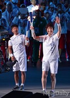 [인천AG] 인천아시안게임 성화 든 이규혁-박찬숙