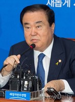 [포토] 모두발언 하는 문희상 비대위원장