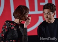 [포토] 레드카펫, 귓속말하는 오정세-고준희