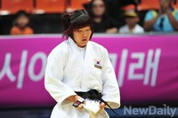 [인천AG] '부상투혼' 유도 김은경 값진 동메달 목에걸어