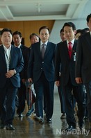 [포토] 미국으로 출국하는 이명박 전 대통령