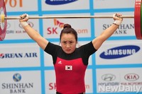 [인천AG] 여자역도, 김수경 1차시기 가볍게 성공