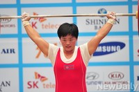 [인천AG] 여자역도, 2차시기 가볍게 성공하는 조복향 선수