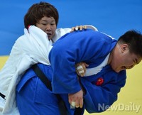 [인천AG] 공격시도 하는 중국