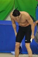 [인천AG] 400M 결승, 박태환 국민들의 성원에 머리숙여 인사