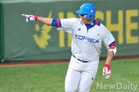 [인천AG] '콜드게임 예보' 3점 홈런 쏘아올린 강정호