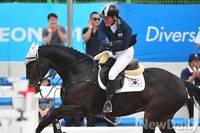 [인천AG] 승마 송상욱 2관왕, 28년만의 종합마술 '金'