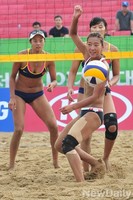 [인천AG] 여자비치발리볼, 이은아 넘어 들어온 볼에 '아뿔사'