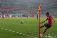 [인천AG] 여자축구, 코너킥 차는 박희영 선수