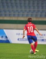 [인천AG] 단독 드리볼 하는 '지메시' 지소연