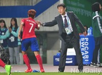 [인천AG] 감독에서 달려간 전가을 '결승골'