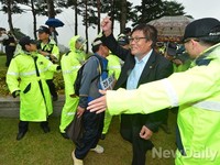 [포토] 국회 기습시위 가진 어버이연합