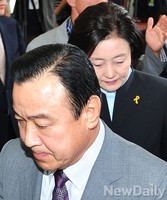 [포토] 세월호 유가족과 면담마친 이완구-박영선 원내대표