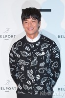 [포토] 수줍게 웃는 연우진