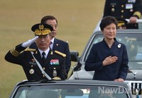 [포토] 국군의날, 열병 하는 박근혜 대통령