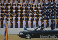 [포토] 열병하는 박근혜 대통령