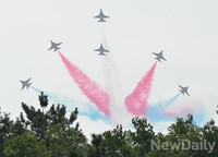 [포토] 블랙이글의 부채꼴 기동