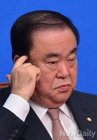 [포토] 박영선 사퇴, 회의에 참석한 문희상 비대위장