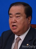 [포토] 발언하는 문희상 비상대책위원장