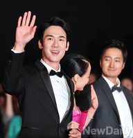 [부산국제영화제] 팬들의 환호속에 등장한 '칠봉이' 유연석