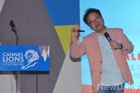 [포토] 칸국제광고제, 신상훈 교수 '쓰러질듯 유쾌한 강연'