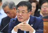 [2014국감] 국감 출석한 정승 식약처장