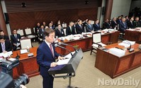 [2014국감] 국정감사, 업무보고 하는 한민구 장관