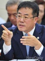 [2014국감] 답변하는 정승 식약처장