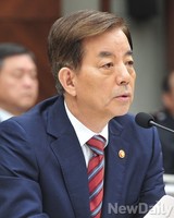 [2014국감] 질의에 답하는 한민구 국방장관
