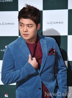 [포토] 일꼬르소, 행사장에 나타난 MC 전현무