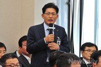 [2014국감] '계약직 여직원 성추행 자살' 중기중앙회 집중포화