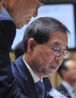 [2014국감] 서울시 국정감사, 답변 준비중인 박원순 시장