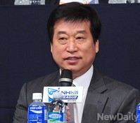 [KOVO] 포부 밝히는 현대 캐피탈 김호철 감독