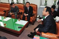 [포토] 이완구, 세월호 단원고유가족과 면담