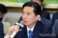 [2014국감] 질문받는 임영록 전 KB 회장