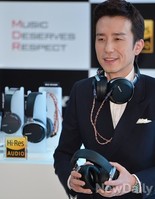 [포토] 유희열, 헤드폰을 2개나..