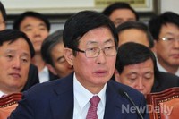 [2014국감] 의원들의 질문에 답하는 조환익 한국전력 사장