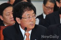 [2014국감] 질의에 답변하는 남기호  전력거래소 이사장