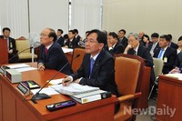 [2014국감] 국감 참석한 건보 김종대 사장과 손명세 건보심평원장