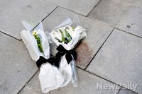 [포토] 판교 행사 담당자 추모하는 국화