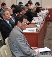 [2014국감] 국정감사 증인으로 출석한 쟈니윤