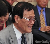 [2014국감] 증인 선서 대기중인 쟈니윤